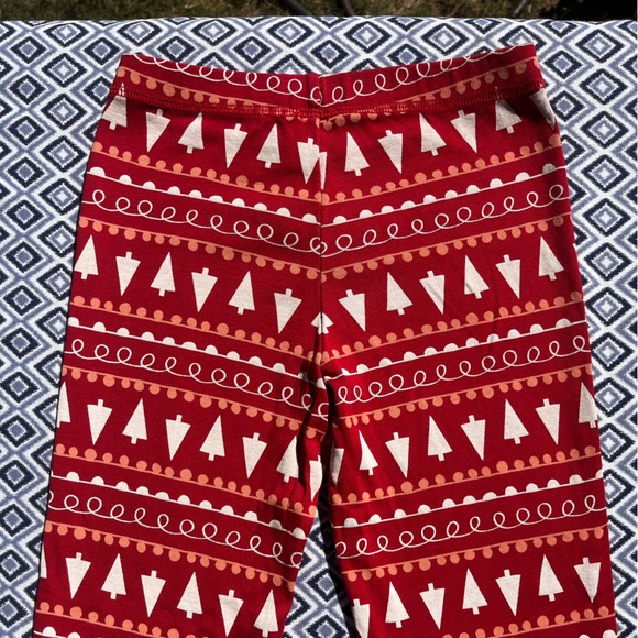 Primary "Tinsel Trees" Holiday Long-Sleeve Pajama Top and Pants, Size 6-7, VGUC - Picture 9 of 10